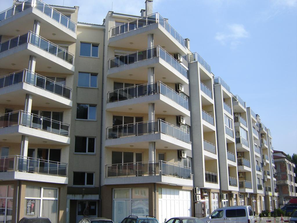 Apartment Viva Pantai Sunny Bagian luar foto